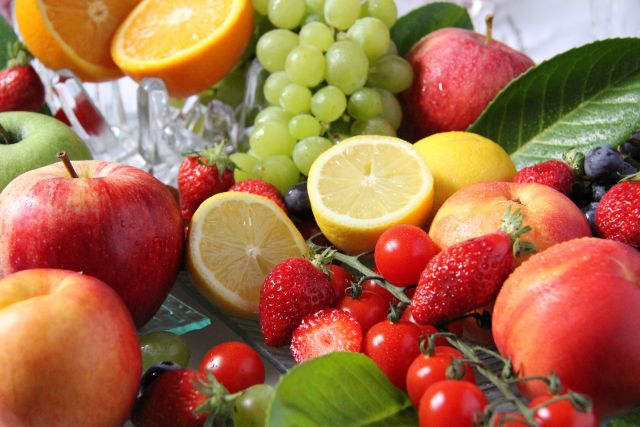 Rôzne druhy ovocia a zeleniny